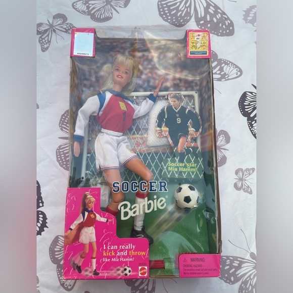 Vintage Soccer Barbie Doll - FIFA - Picture 2 of 12